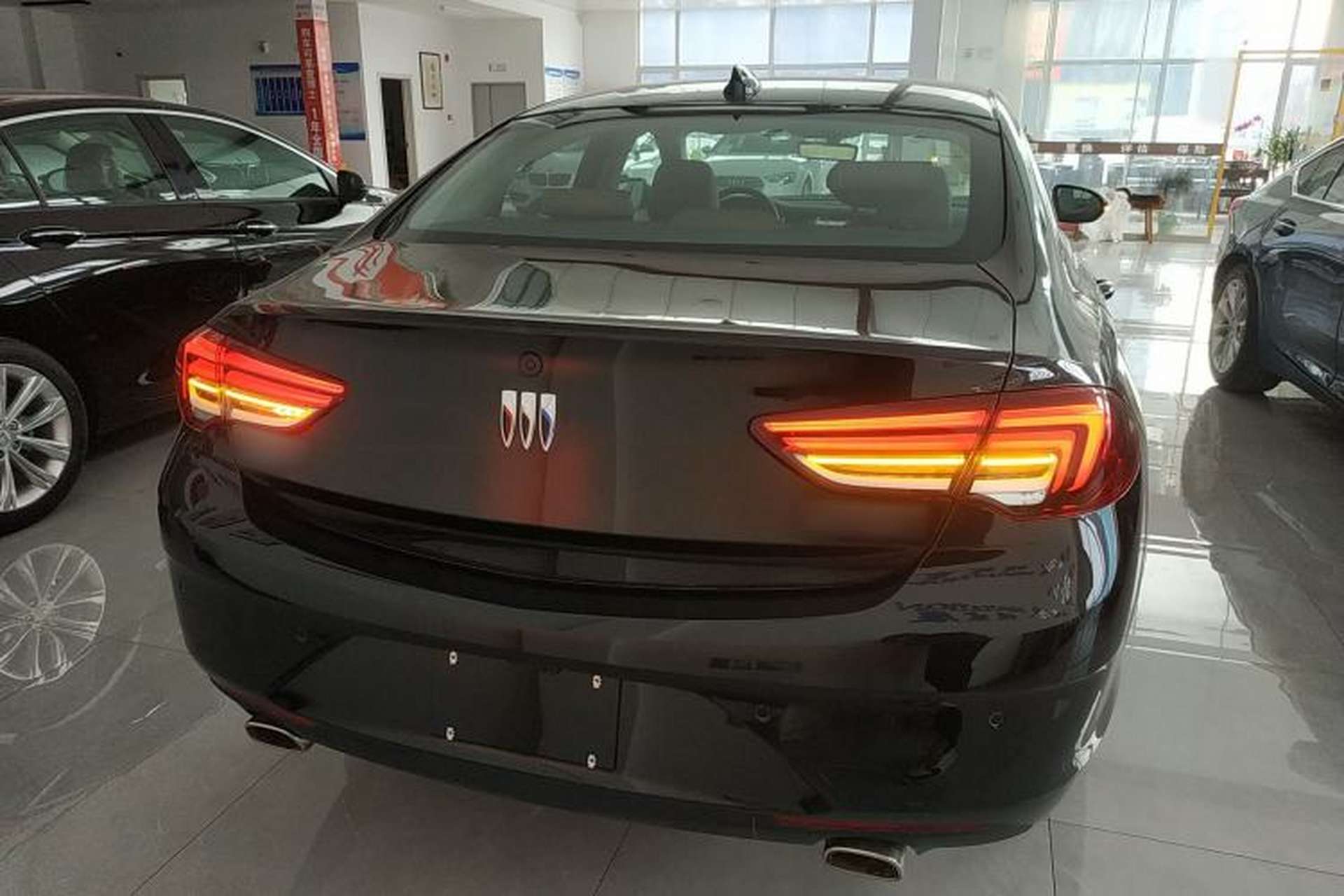 Used Buick Regal 2024 28T Luxury Edition Rear