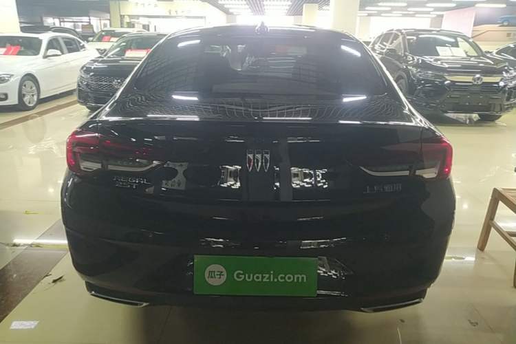 Used Buick Regal 2024 25T Deluxe Edition Rear