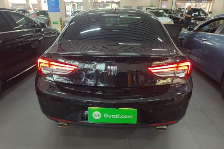 Used Buick Regal 2024 28T Luxury Edition Rear