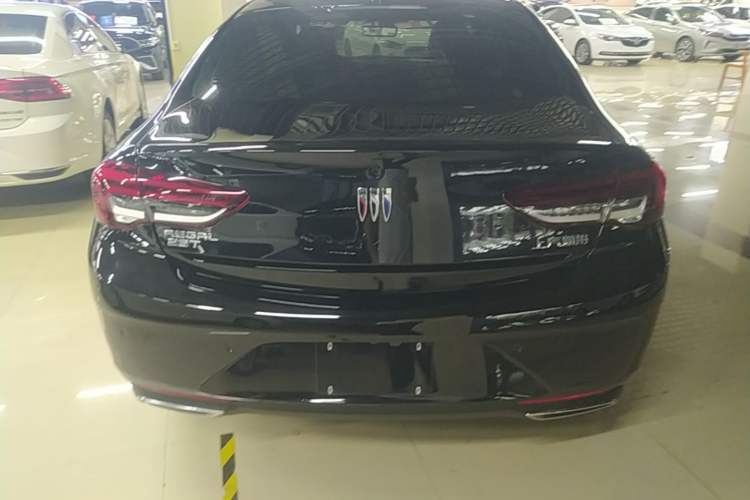 Used Buick Regal 2024 25T Deluxe Edition Rear