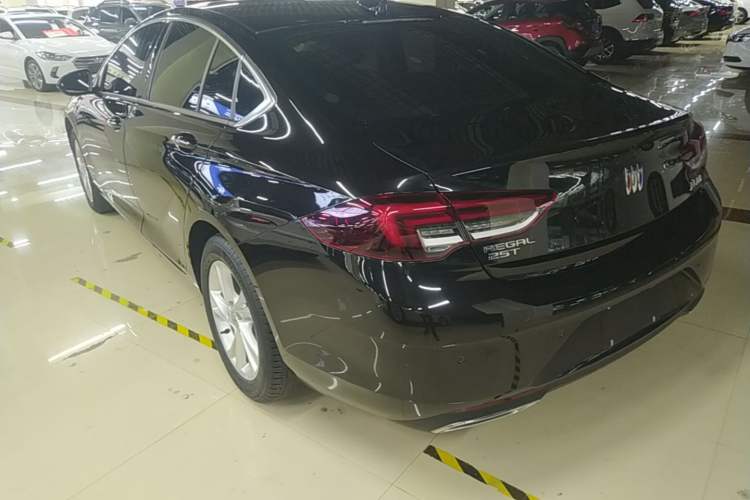 Used Buick Regal 2024 25T Deluxe Edition Rear Left 45 Deg