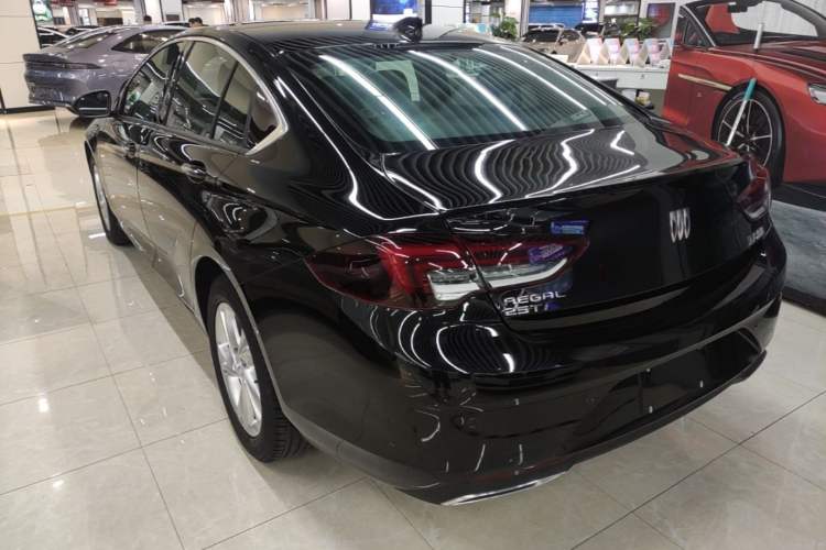 Used Buick Regal 2024 25T Deluxe Edition Rear Left 45 Deg