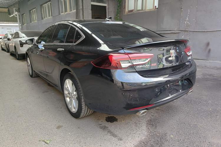 Used Buick Regal 2024 28T Luxury Edition Rear Left 45 Deg