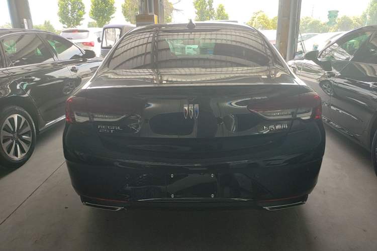 Used Buick Regal 2024 25T Deluxe Edition Rear