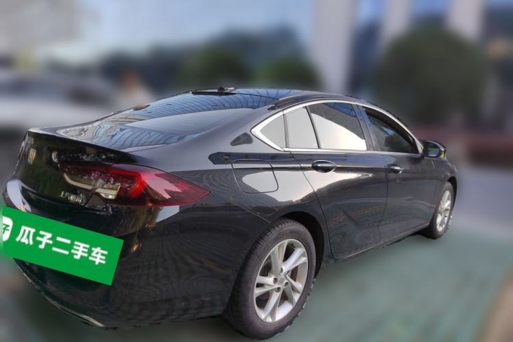 Used Buick Regal 2024 25T Deluxe Edition Rear Right 45 Deg