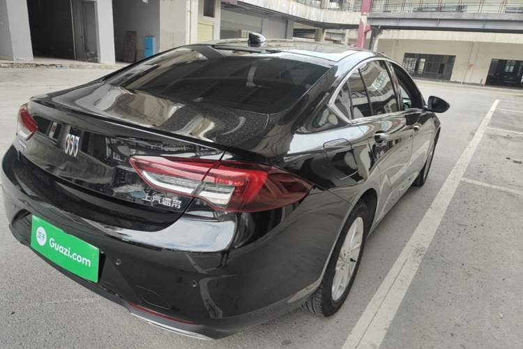 Used Buick Regal 2024 25T Deluxe Edition Rear Right 45 Deg