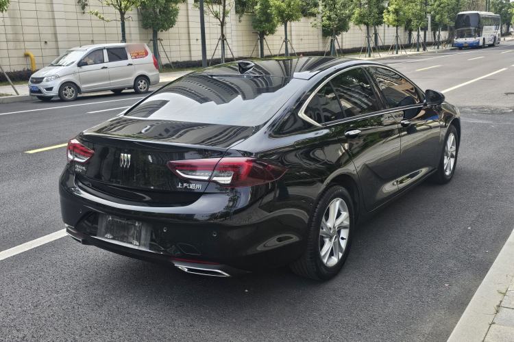 Used Buick Regal 2024 25T Deluxe Edition Rear Right 45 Deg