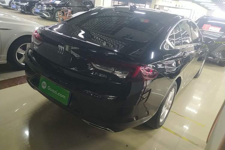 Used Buick Regal 2024 25T Deluxe Edition Rear Right 45 Deg