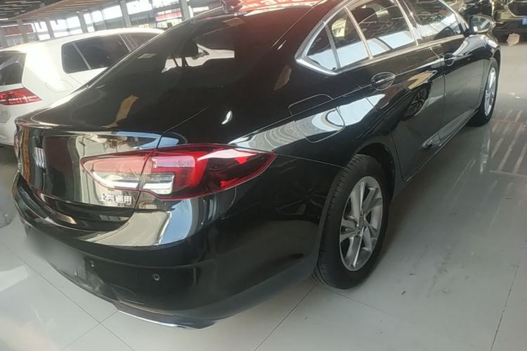 Used Buick Regal 2024 25T Deluxe Edition Rear Right 45 Deg