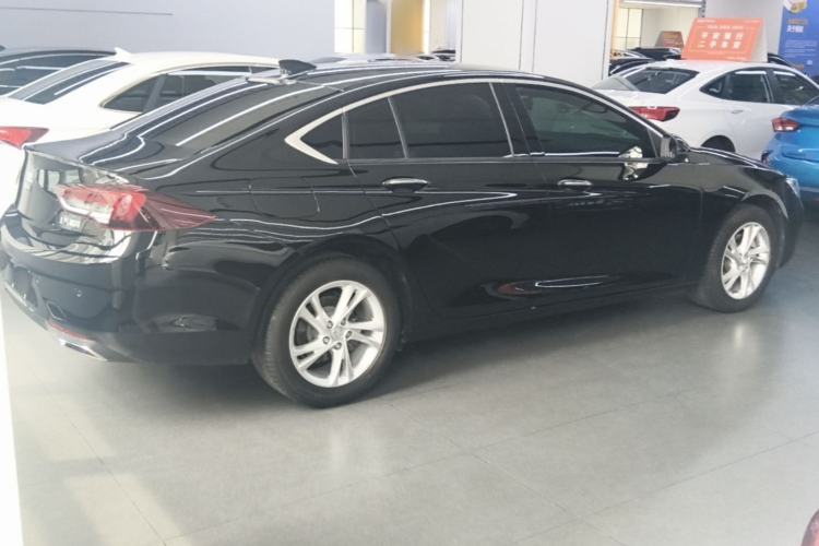 Used Buick Regal 2024 25T Deluxe Edition Rear Right 45 Deg