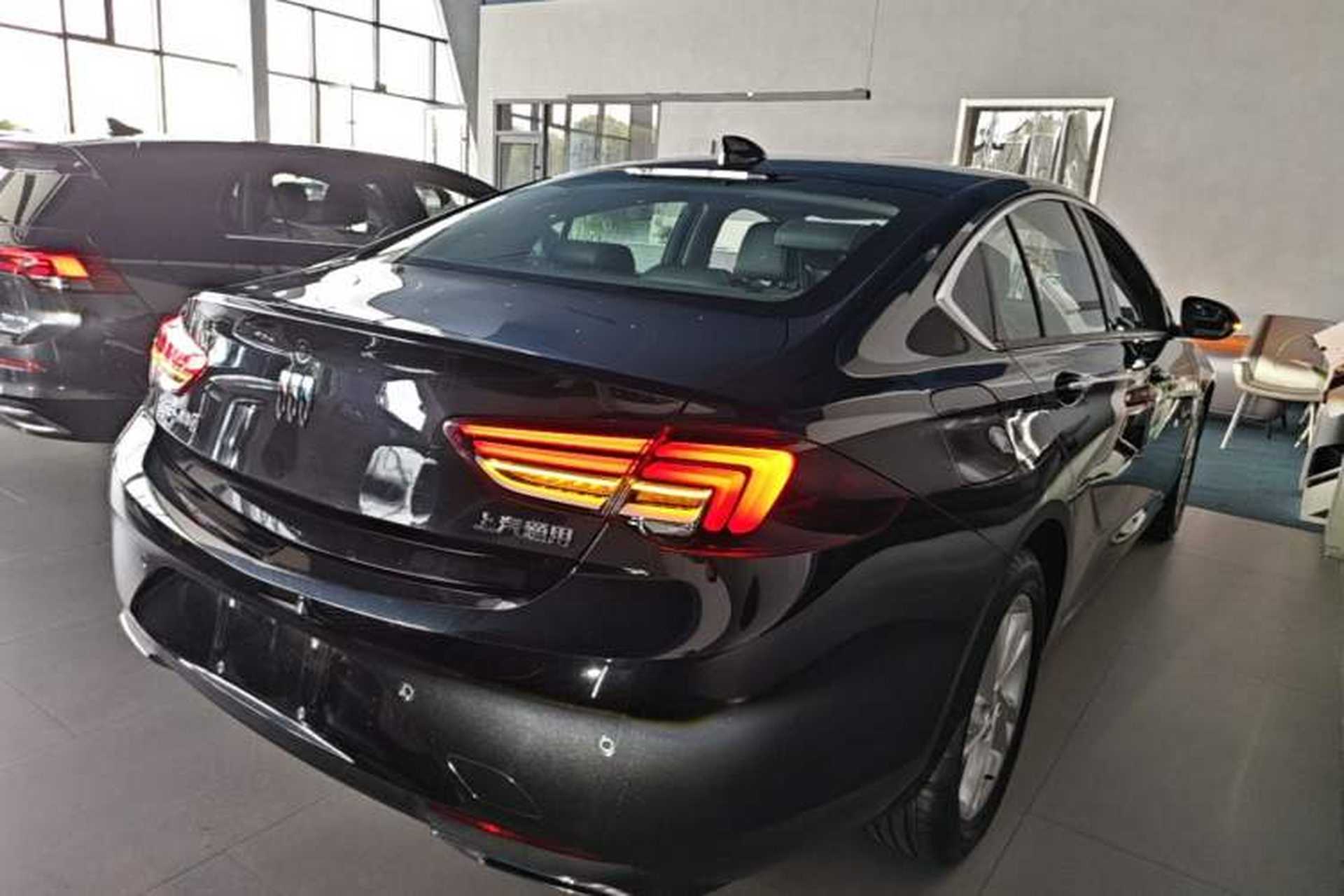 Used Buick Regal 2024 25T Deluxe Edition Rear Right 45 Deg