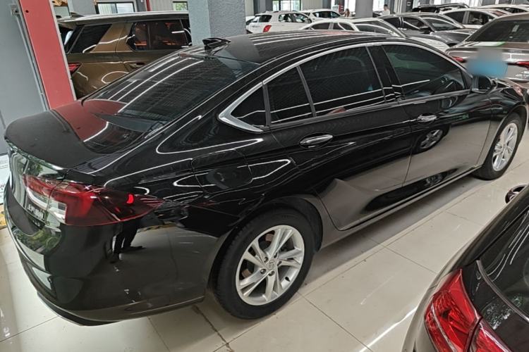 Used Buick Regal 2024 25T Deluxe Edition Rear Right 45 Deg