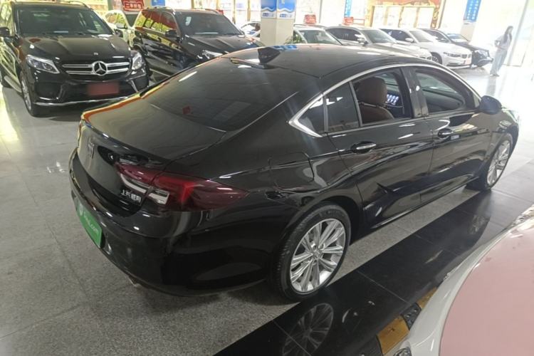 Used Buick Regal 2024 28T Luxury Edition Rear Right 45 Deg