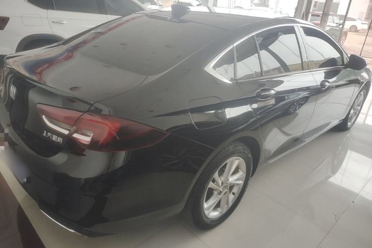 Used Buick Regal 2024 25T Deluxe Edition Rear Right 45 Deg