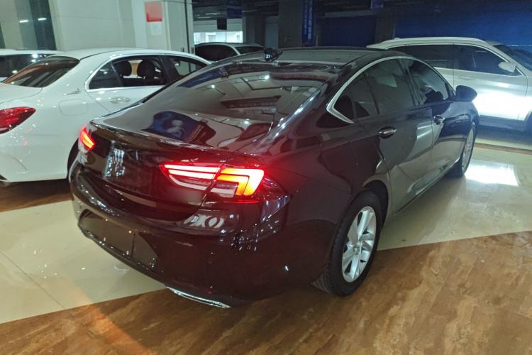 Used Buick Regal 2024 25T Deluxe Edition Rear Right 45 Deg