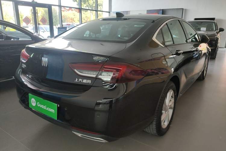 Used Buick Regal 2024 25T Deluxe Edition Rear Right 45 Deg