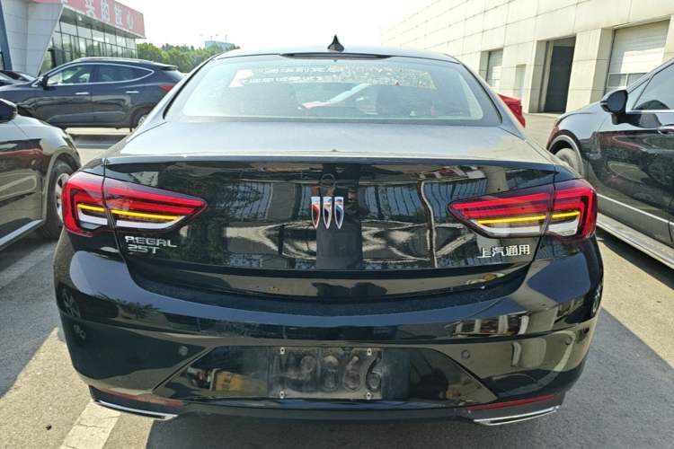 Used Buick Regal 2024 25T Deluxe Edition Rear