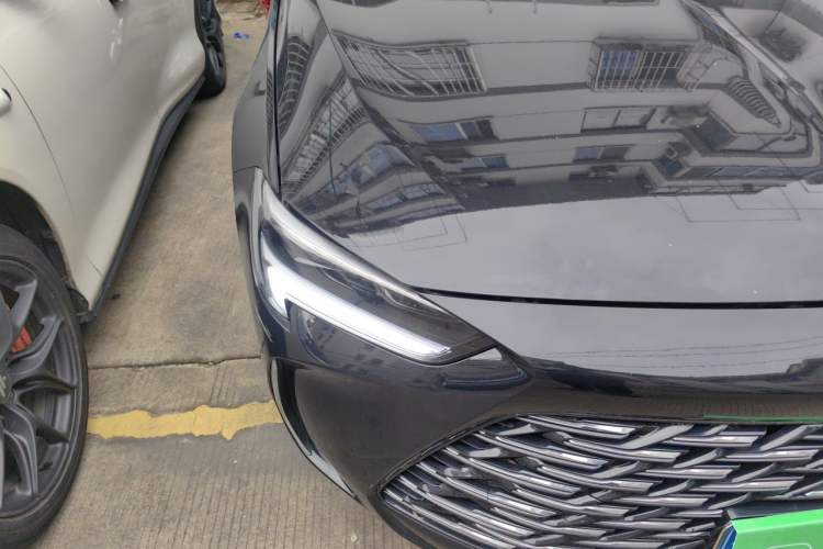 Used Buick Regal 2024 25T Deluxe Edition Right Front Headlight