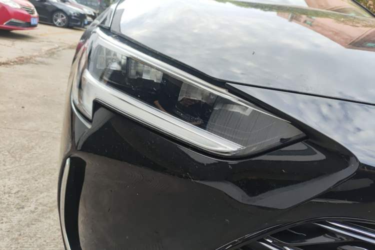 Used Buick Regal 2024 25T Deluxe Edition Right Front Headlight