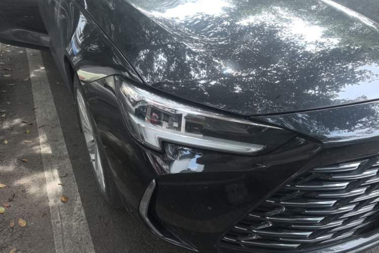 Used Buick Regal 2024 28T Luxury Edition Right Front Headlight