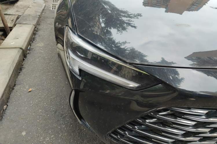Used Buick Regal 2024 25T Deluxe Edition Right Front Headlight