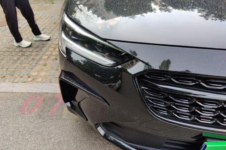 Used Buick Regal 2024 28T Luxury Edition Right Front Headlight