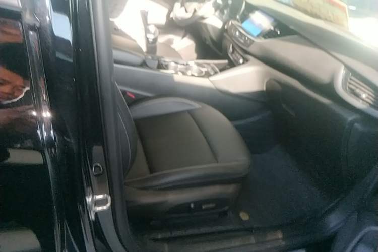 Used Buick Regal 2024 25T Deluxe Edition Right Front Seat