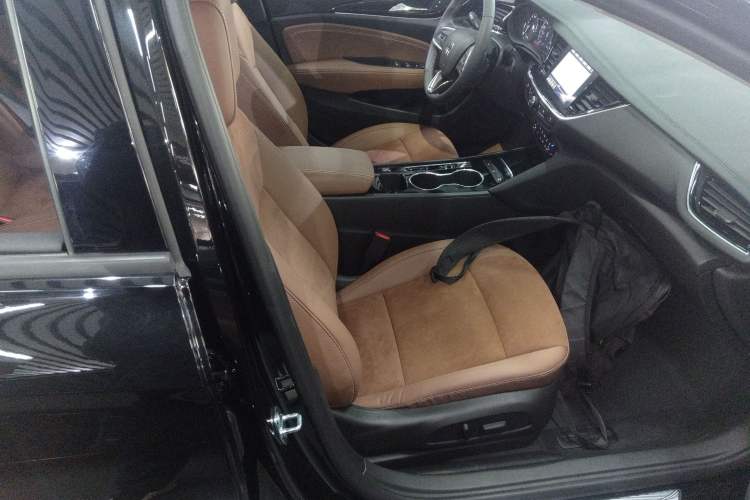 Used Buick Regal 2024 28T Luxury Edition Right Front Seat