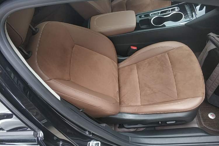 Used Buick Regal 2024 28T Luxury Edition Right Front Seat
