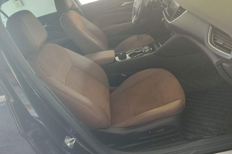 Used Buick Regal 2024 28T Luxury Edition Right Front Seat