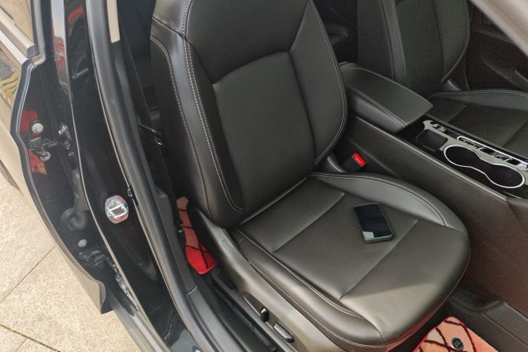 Used Buick Regal 2024 25T Deluxe Edition Right Front Seat