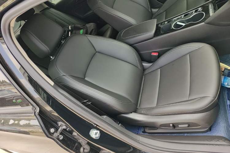 Used Buick Regal 2024 Revised 25T Ultra-Comfort Edition Right Front Seat
