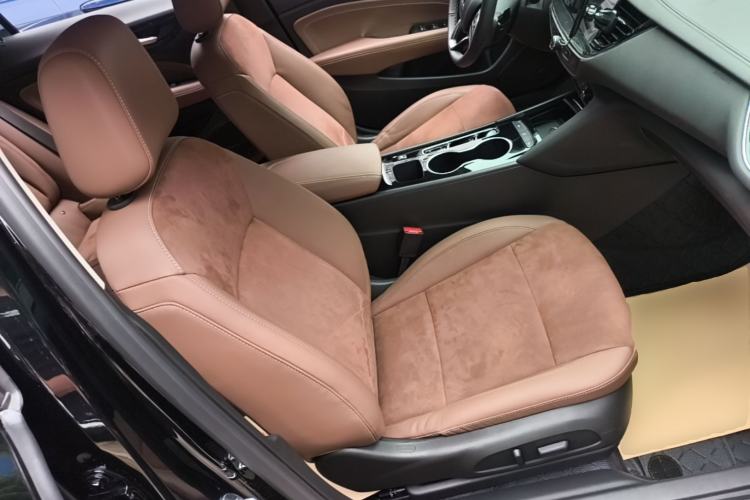 Used Buick Regal 2024 28T Luxury Edition Right Front Seat