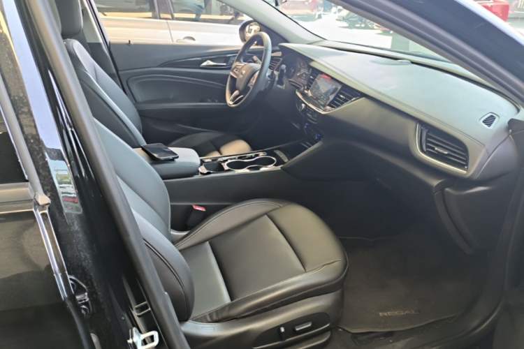 Used Buick Regal 2024 Revised 25T Ultra-Comfort Edition Right Front Seat