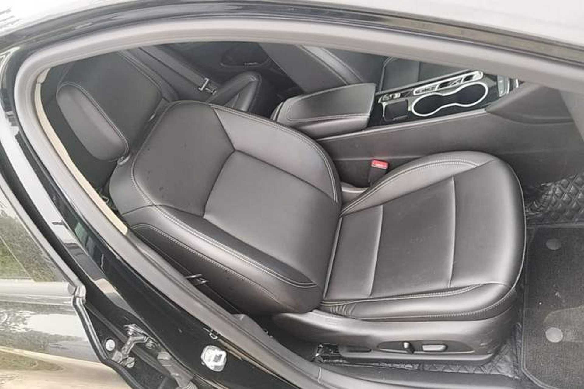 Used Buick Regal 2024 25T Deluxe Edition Right Front Seat