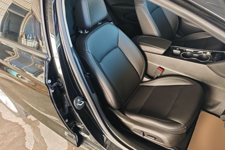 Used Buick Regal 2024 Revised 25T Ultra-Comfort Edition Right Front Seat