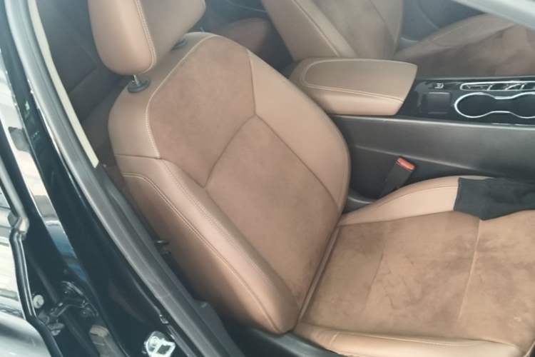 Used Buick Regal 2024 28T Luxury Edition Right Front Seat