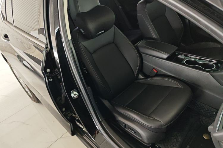 Used Buick Regal 2024 25T Deluxe Edition Right Front Seat