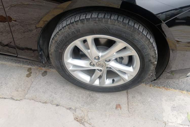 Used Buick Regal 2024 25T Deluxe Edition Right Front Wheel Hub