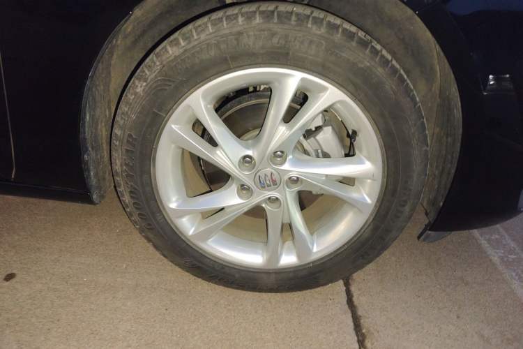 Used Buick Regal 2024 25T Deluxe Edition Right Front Wheel Hub