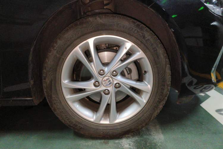 Used Buick Regal 2024 25T Deluxe Edition Right Front Wheel Hub