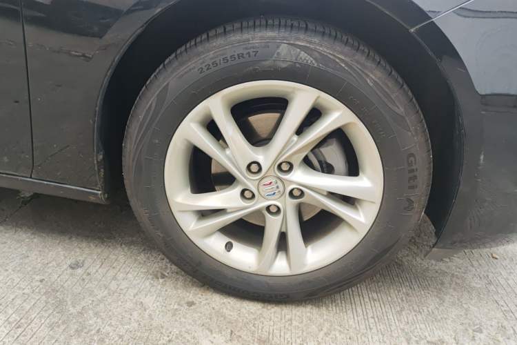 Used Buick Regal 2024 25T Deluxe Edition Right Front Wheel Hub