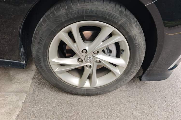 Used Buick Regal 2024 25T Deluxe Edition Right Front Wheel Hub