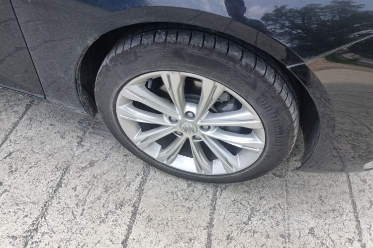 Used Buick Regal 2024 28T Luxury Edition Right Front Wheel Hub