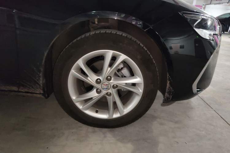 Used Buick Regal 2024 25T Deluxe Edition Right Front Wheel Hub