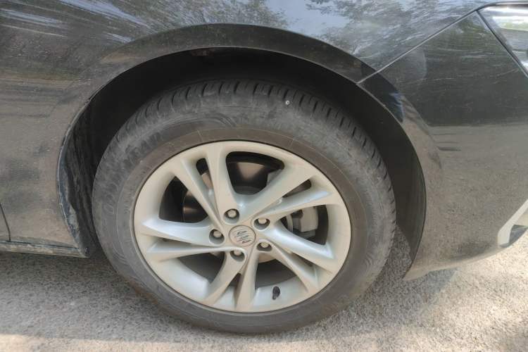 Used Buick Regal 2024 25T Deluxe Edition Right Front Wheel Hub