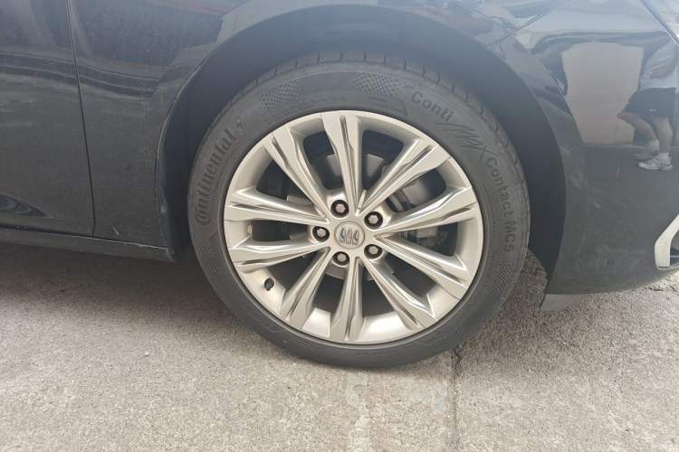 Used Buick Regal 2024 28T Luxury Edition Right Front Wheel Hub