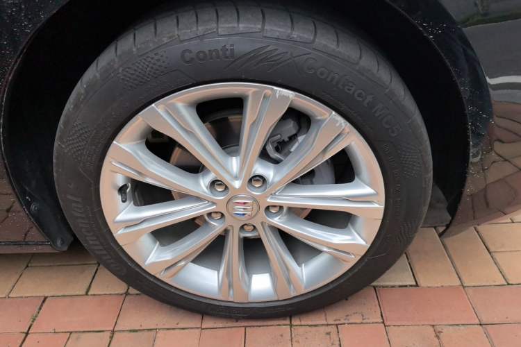 Used Buick Regal 2024 28T Luxury Edition Right Front Wheel Hub
