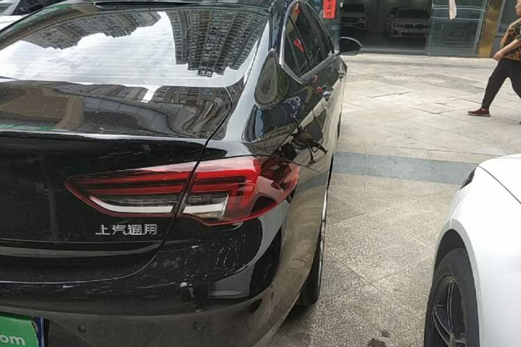 Used Buick Regal 2024 28T Luxury Edition Right Rear Taillight