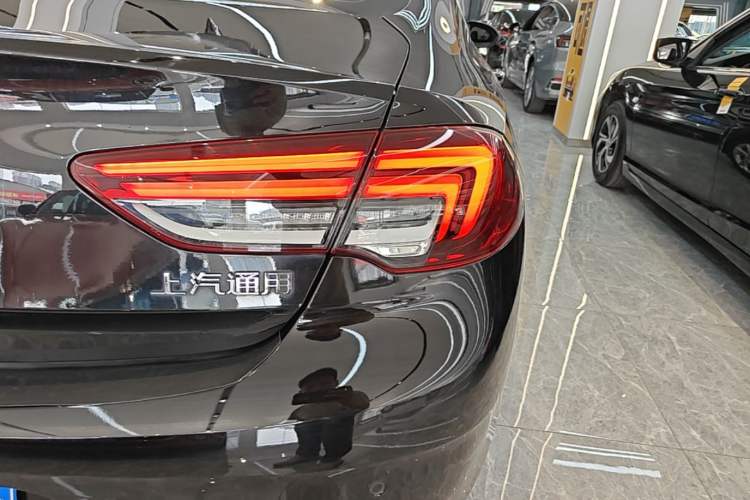 Used Buick Regal 2024 25T Deluxe Edition Right Rear Taillight